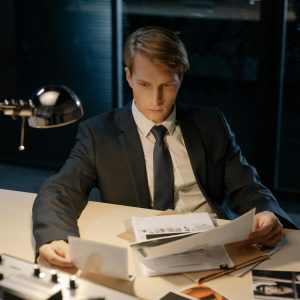 أثر الوظائف الإدارية الأساسية على أداء المنظمات والمؤسسات