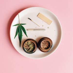 المعادلات التفاضلية الجزئية