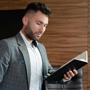 دراسة مدى رضا الموظف عن قسم المرافق في مركز دبي للخدمات المالية
