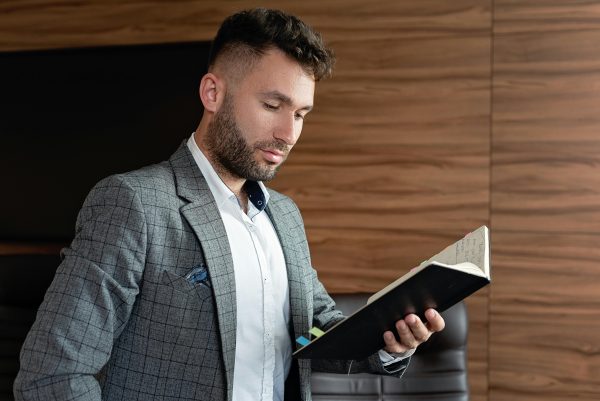 دراسة مدى رضا الموظف عن قسم المرافق في مركز دبي للخدمات المالية