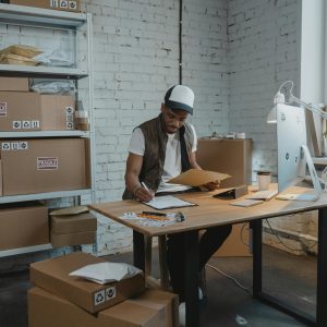 إدارة المشتريات والمخازن