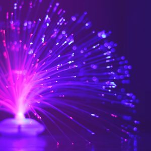 الإلكترونيات البصرية وتكنولوجيا الألياف البصرية