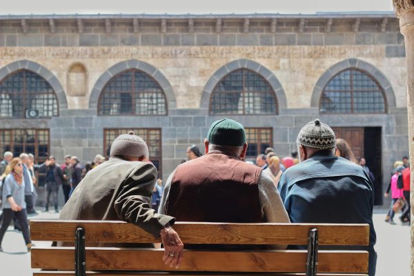 تاريخ الإسلام السياسي والديني والثقافي والاجتماعي