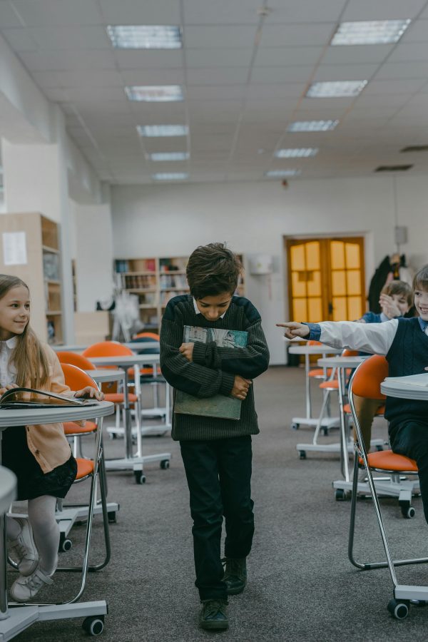 أثر التوافق النفسي والإجتماعي على الطالبات الجامعيات ذوي الإعاقة البصرية والسمعية والحركية والتحديات التي تواجه هؤلاء الطالبات في الجامعات بالمملكة العربية السعودية
