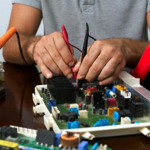 مشروع توزيع كهربي لمبنى كلية السنة التحضيرية