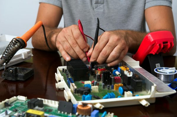 مشروع توزيع كهربي لمبنى كلية السنة التحضيرية