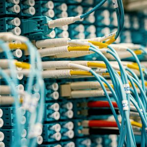 أهمية إدارة الجودة في مشاريع توصيل الألياف البصرية للمنازل