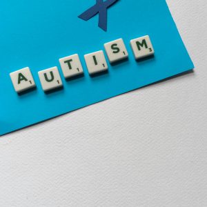 تخفيف الاثار الجانبية لطيف التوحد عن طريق التغذية المتوافقة